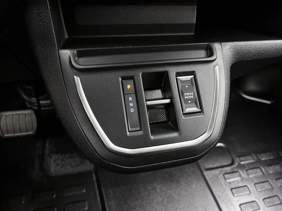 136pk EV L3 DC 75 kWh Automaat | Tot 8 Jaar Garantie | Navigatie | Trekhaak | Climate Control | Cruise Control | Achteruitrijcamera | Parkeersensoren Achter | Houten Vloer | Apple Carplay/An