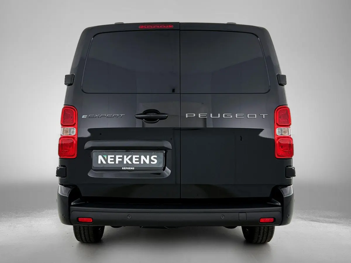 136pk EV L3 DC 75 kWh Automaat | Tot 8 Jaar Garantie | Navigatie | Trekhaak | Climate Control | Cruise Control | Achteruitrijcamera | Parkeersensoren Achter | Houten Vloer | Apple Carplay/An