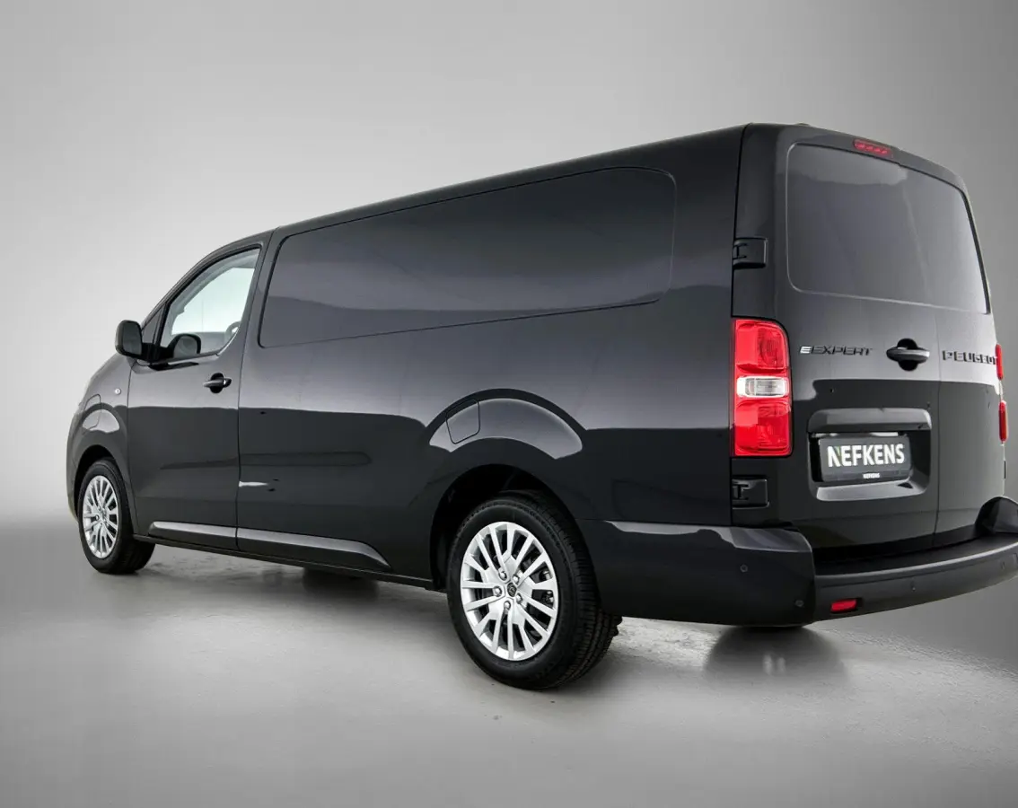 136pk EV L3 DC 75 kWh Automaat | Tot 8 Jaar Garantie | Navigatie | Trekhaak | Climate Control | Cruise Control | Achteruitrijcamera | Parkeersensoren Achter | Houten Vloer | Apple Carplay/An