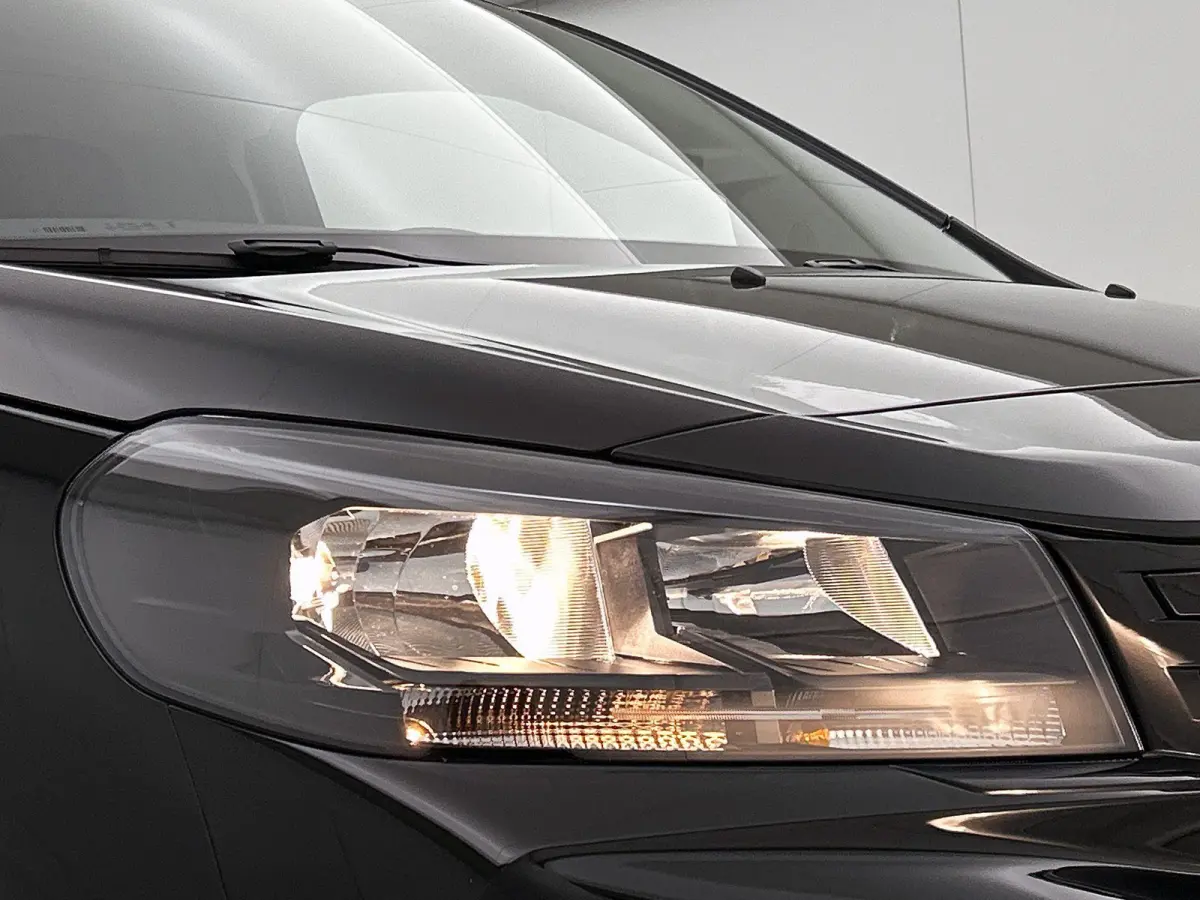136pk EV L3 DC 75 kWh Automaat | Tot 8 Jaar Garantie | Navigatie | Trekhaak | Climate Control | Cruise Control | Achteruitrijcamera | Parkeersensoren Achter | Houten Vloer | Apple Carplay/An