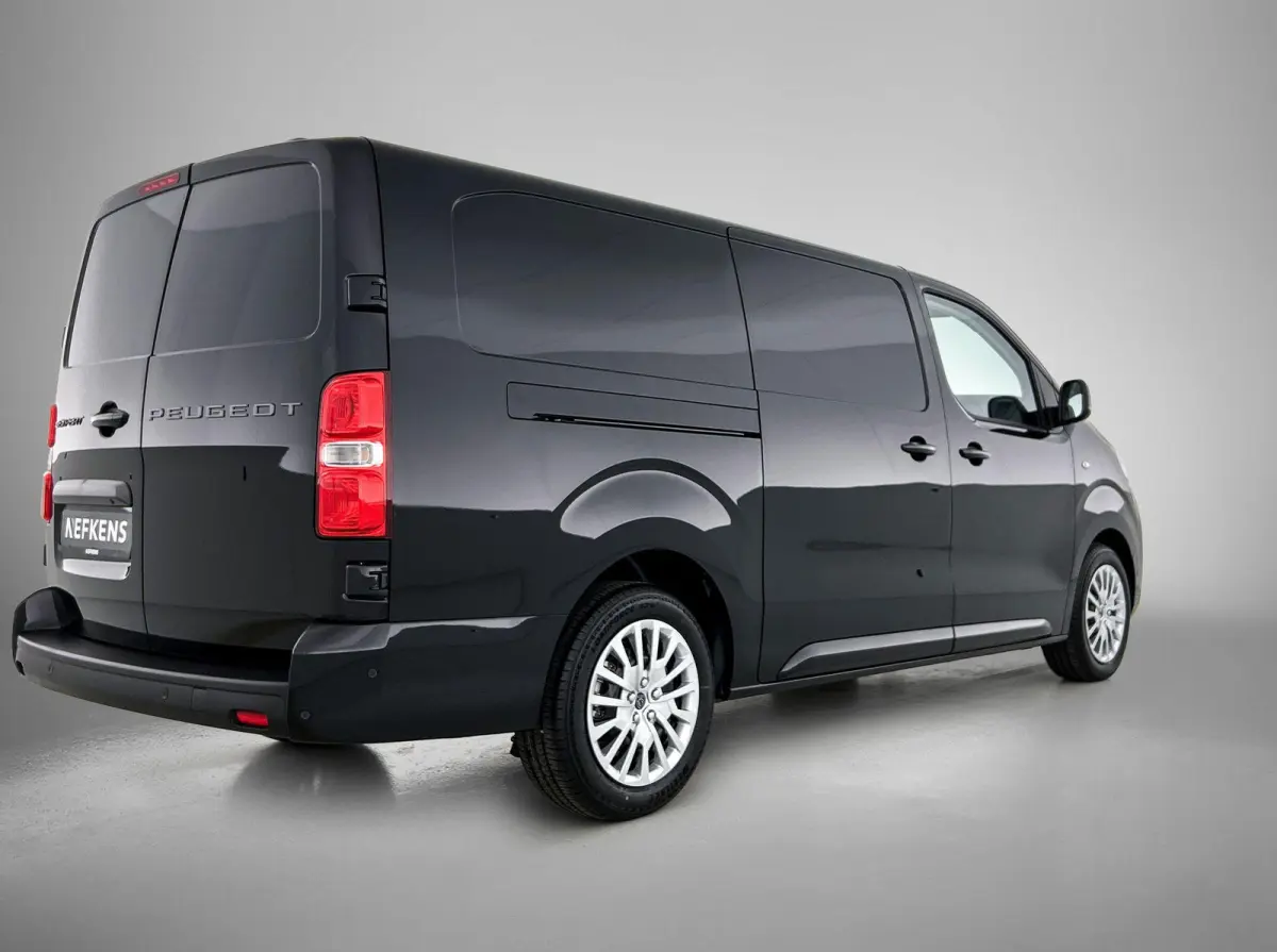 136pk EV L3 DC 75 kWh Automaat | Tot 8 Jaar Garantie | Navigatie | Trekhaak | Climate Control | Cruise Control | Achteruitrijcamera | Parkeersensoren Achter | Houten Vloer | Apple Carplay/An