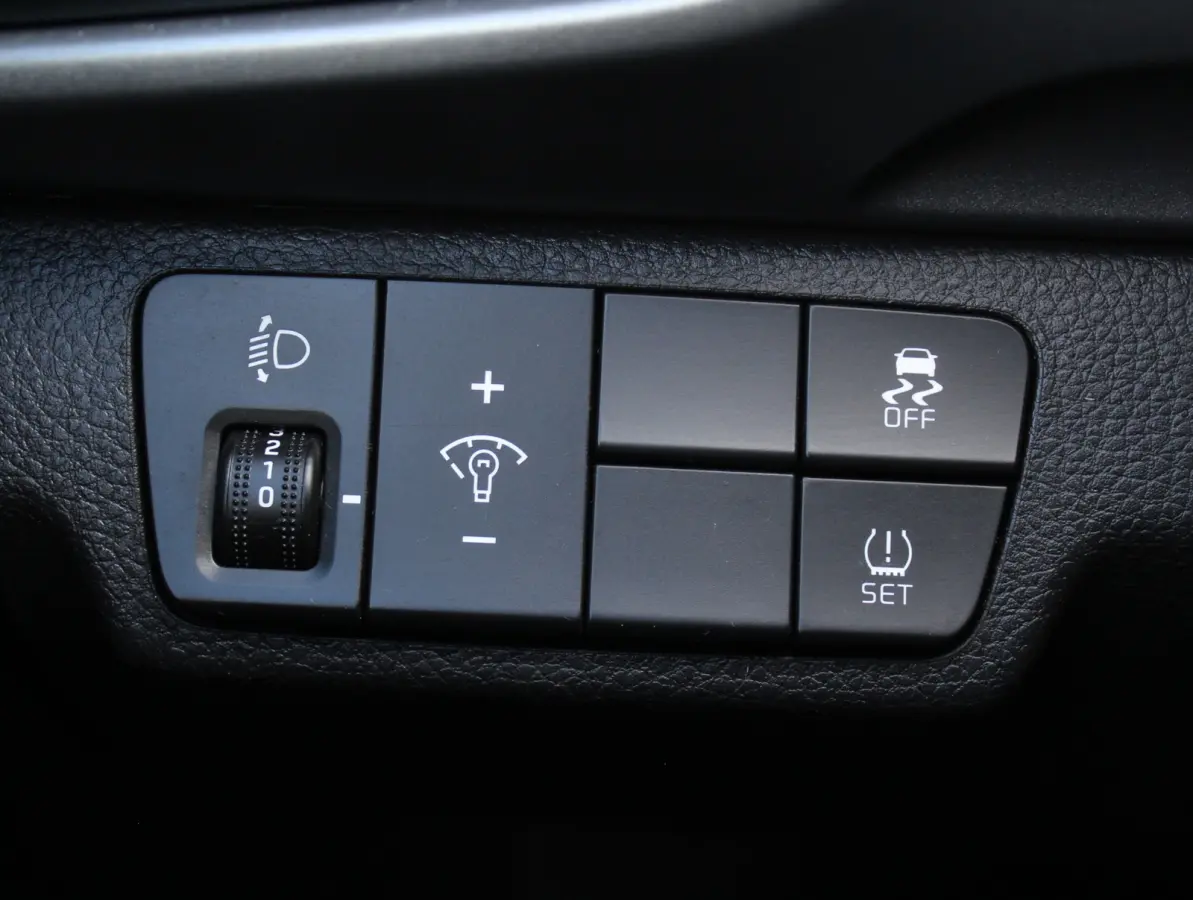 1.0 T-GDi DynamicLine AIRCO | CARPLAY | AUTOMAAT | CRUISE | TRHAAK | LED | LMV17 | CAMERA | DAB