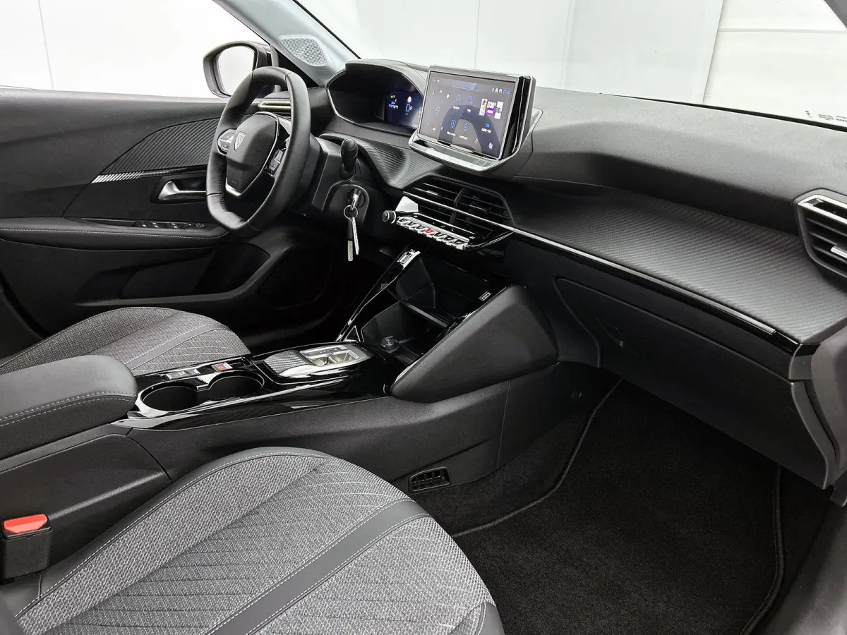 1.2 Hybrid 110pk Allure Automaat | Tot 8 Jaar Garantie | Navigatie | 360 Camera | Adaptieve Cruise Control | 16"LMV | Dodehoekdetectie | Draadloze telefoonlader | Apple Carplay/Android Auto 