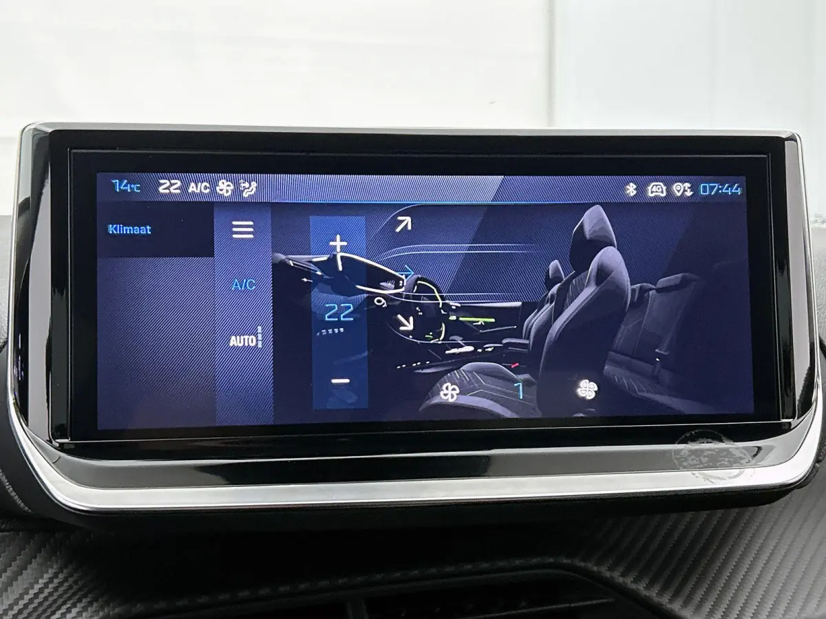 1.2 Hybrid 110pk Allure Automaat | Tot 8 Jaar Garantie | Navigatie | 360 Camera | Adaptieve Cruise Control | 16"LMV | Dodehoekdetectie | Draadloze telefoonlader | Apple Carplay/Android Auto 