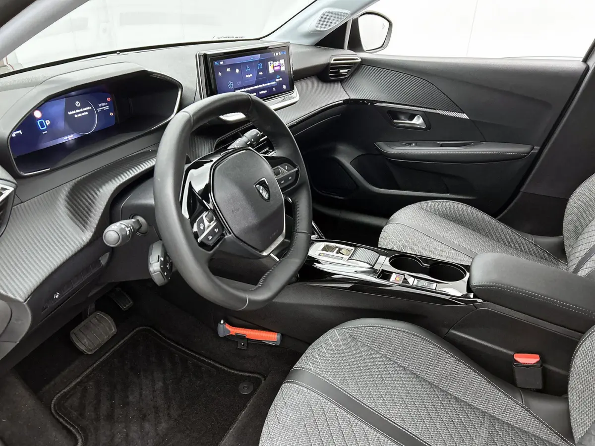 1.2 Hybrid 110pk Allure Automaat | Tot 8 Jaar Garantie | Navigatie | 360 Camera | Adaptieve Cruise Control | 16"LMV | Dodehoekdetectie | Draadloze telefoonlader | Apple Carplay/Android Auto 