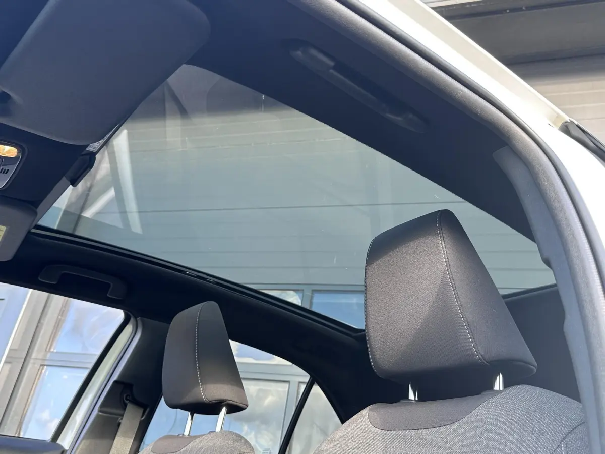 1.5 HYBRID EXECUTIVE I AUTOMAAT I PANORAMADAK I PARELMOER I DEALER ONDERHOUDEN I APPLE CARPLAY