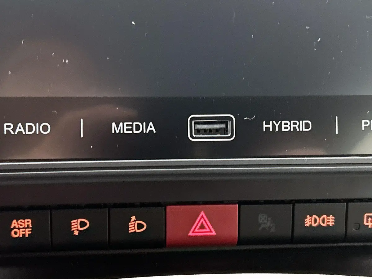 1.0 Cross | Tot 8 Jaar Garantie | VOORRAAD VOORDEEL | Apple Carplay/Android Auto | Airco | Cruise Control | 15"LMV |