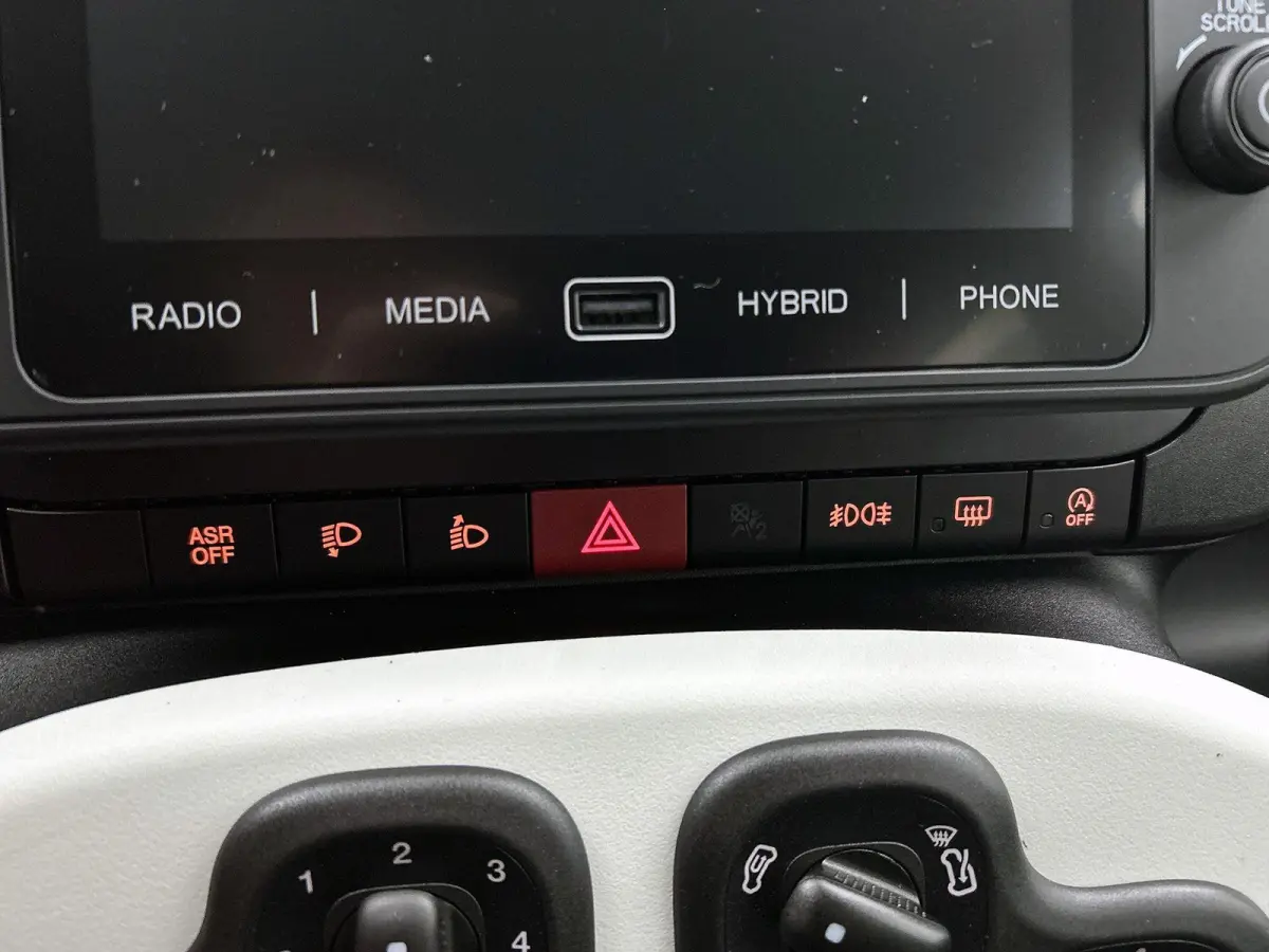1.0 Cross | Tot 8 Jaar Garantie | VOORRAAD VOORDEEL | Apple Carplay/Android Auto | Airco | Cruise Control | 15"LMV |