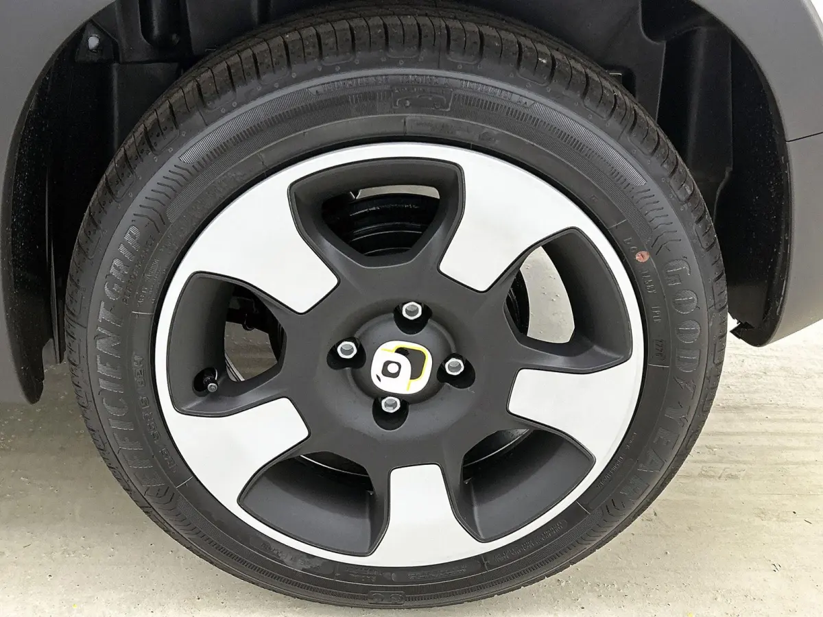 1.0 Cross | Tot 8 Jaar Garantie | VOORRAAD VOORDEEL | Apple Carplay/Android Auto | Airco | Cruise Control | 15"LMV |