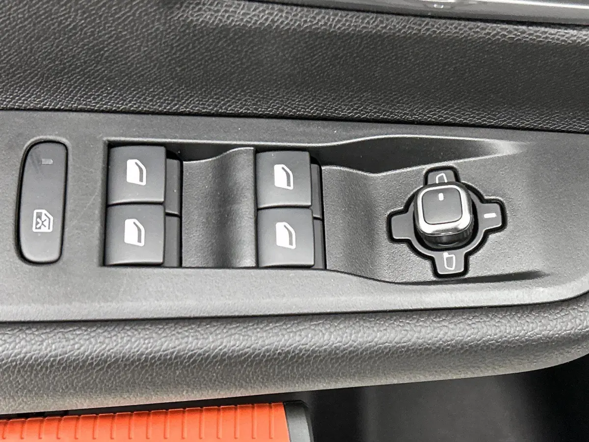 156pk 54 kWh Edition Automaat | Tot 8 Jaar Garantie | Apple Carplay/Android Auto | 18"LMV | Parkeersensoren | Adaptieve Cruise Control |