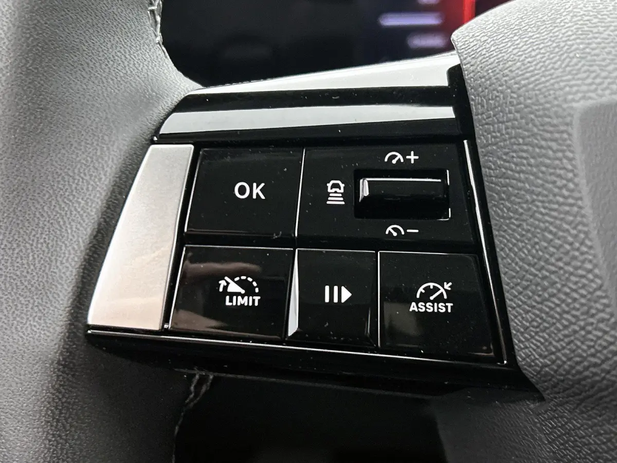 156pk 54 kWh Edition Automaat | Tot 8 Jaar Garantie | Apple Carplay/Android Auto | 18"LMV | Parkeersensoren | Adaptieve Cruise Control |
