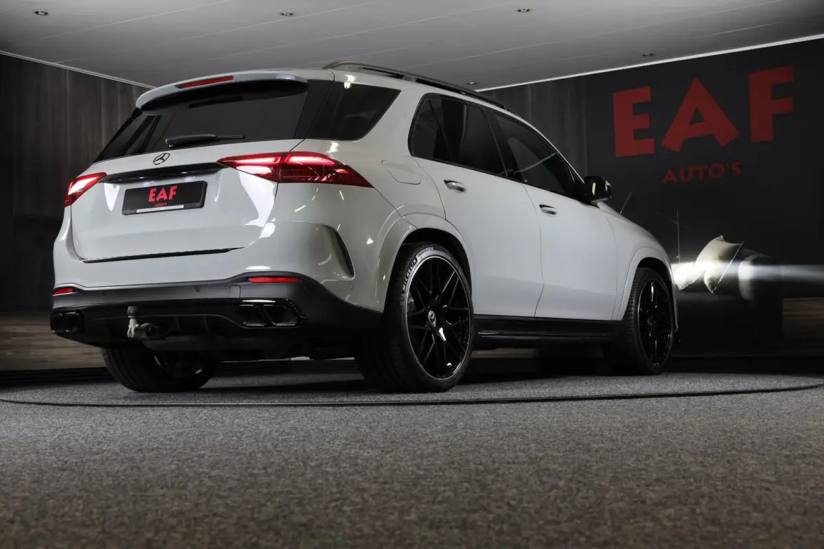 400 e 4MATIC AMG 63 Look / Massage / Softclose / Head Up / Leder / 360 Camera / Memory / 23 Inch / Led