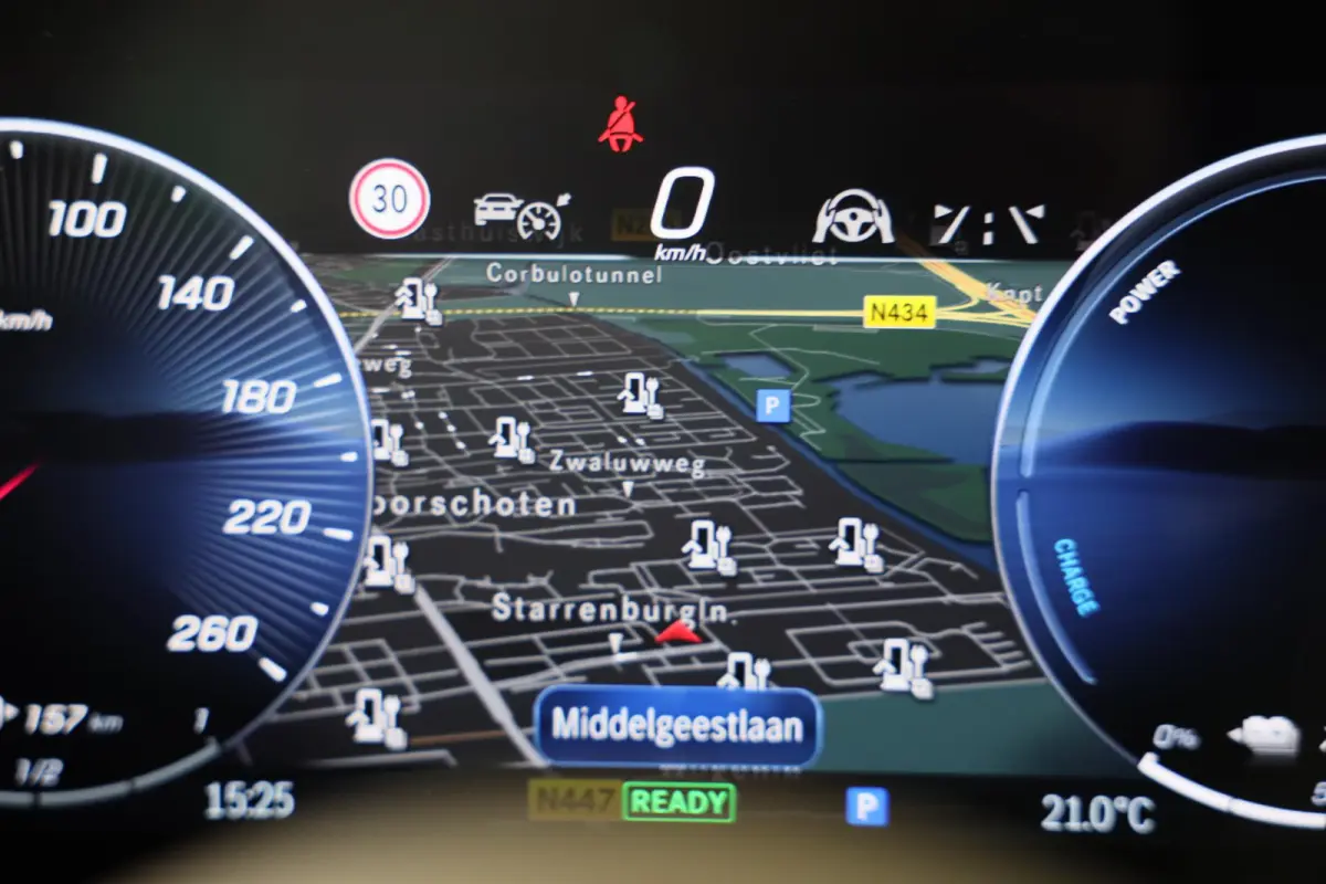 400 e 4MATIC AMG 63 Look / Massage / Softclose / Head Up / Leder / 360 Camera / Memory / 23 Inch / Led