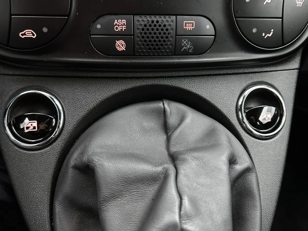 1.0 70pk Launch Edition | Soft-Top | Navigatie | Climate Control | Cruise Control | 16"LMV | Parkeersensoren |