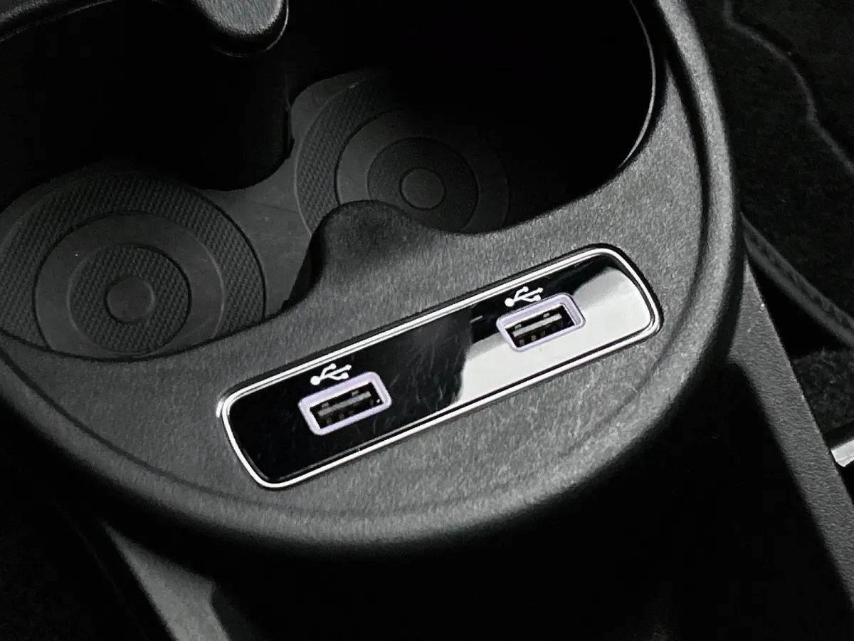 1.0 70pk Launch Edition | Soft-Top | Navigatie | Climate Control | Cruise Control | 16"LMV | Parkeersensoren |
