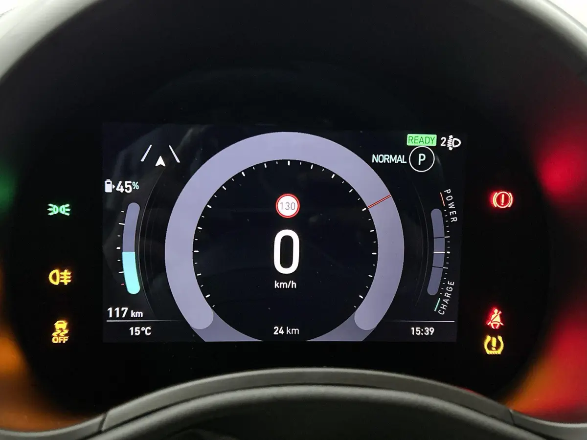 113pk Icon 42 kWh Automaat | Tot 8 Jaar Garantie | Apple Carplay/Android Auto | Airco | 17"LMV | Full-LED |