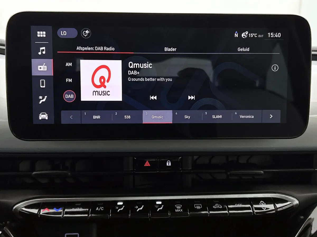 113pk Icon 42 kWh Automaat | Tot 8 Jaar Garantie | Apple Carplay/Android Auto | Airco | 17"LMV | Full-LED |