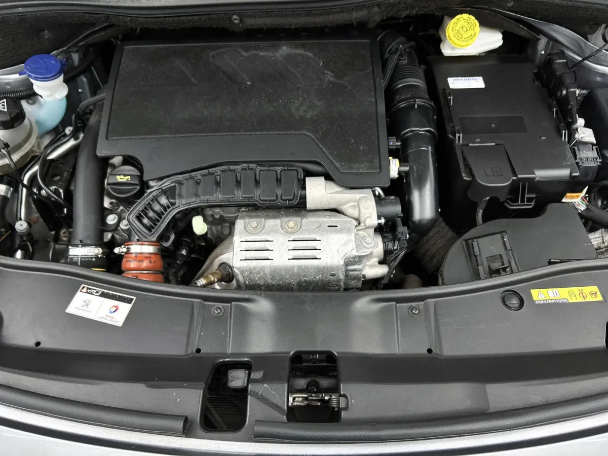 1.2 130pk Blue Lease Allure | Trekhaak | Glazendak | Navigatie | Climate Control | Cruise Control | Camera | 17"LMV |