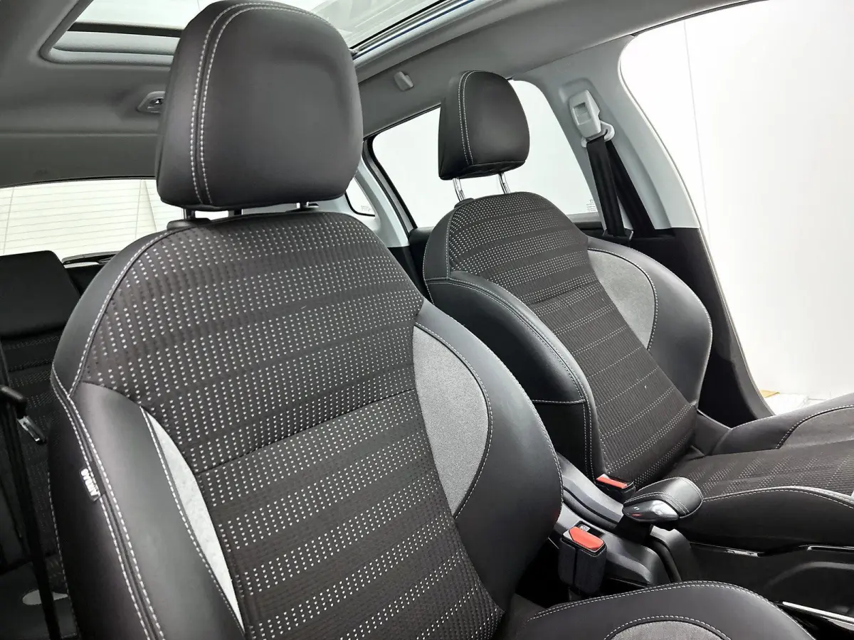1.2 130pk Blue Lease Allure | Trekhaak | Glazendak | Navigatie | Climate Control | Cruise Control | Camera | 17"LMV |