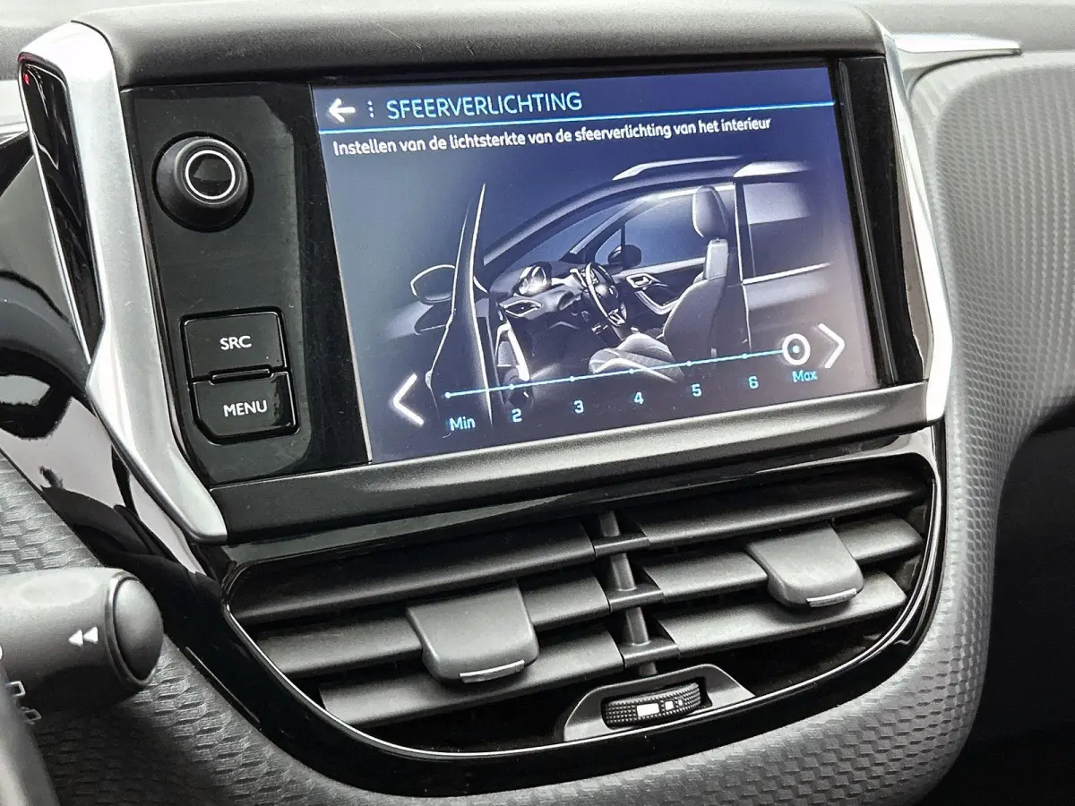 1.2 130pk Blue Lease Allure | Trekhaak | Glazendak | Navigatie | Climate Control | Cruise Control | Camera | 17"LMV |