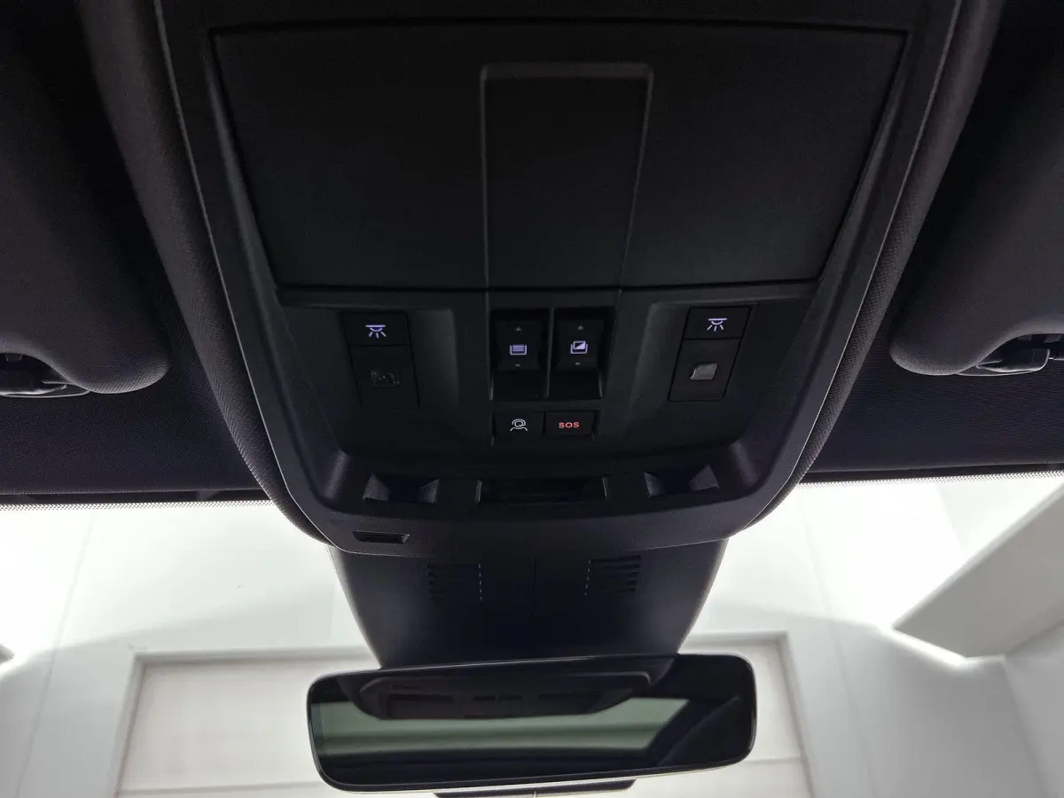Launch Edition 325pk Dual Motor 73 kWh Automaat | Tot 8 Jaar Garantie | 490km WLTP Actieradius | Navigatie | Panoramisch schuif-kanteldak | 360° camera | Lederen AGR stoel elektrisch+geheug