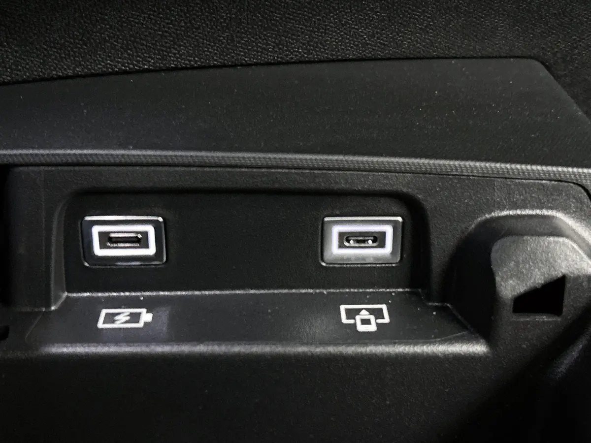 Launch Edition 325pk Dual Motor 73 kWh Automaat | Tot 8 Jaar Garantie | 490km WLTP Actieradius | Navigatie | Panoramisch schuif-kanteldak | 360° camera | Lederen AGR stoel elektrisch+geheug