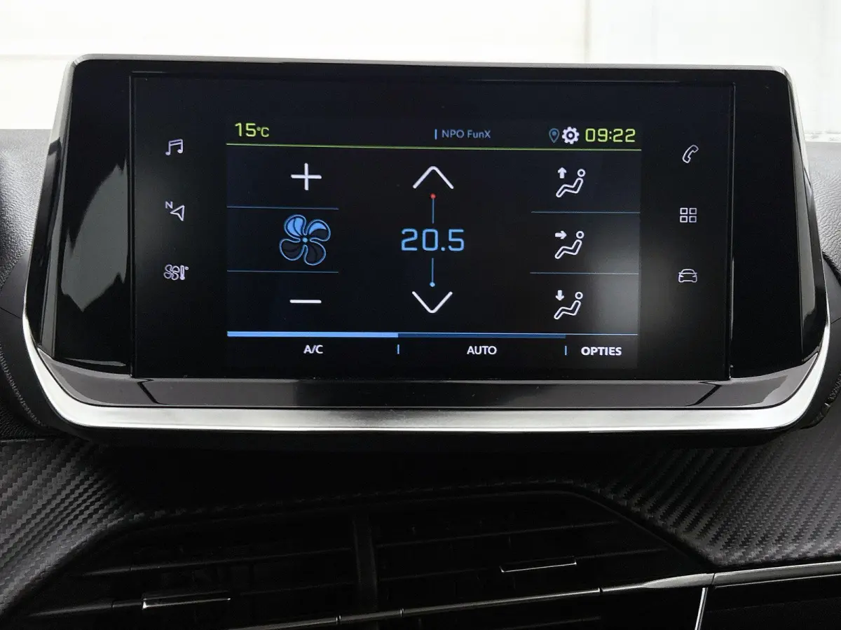 EV 136pk Active 50 kWh Automaat | Apple Carplay/Android Auto | Climate Control | DAB Radio | Cruise Control | LED | Isofix | Bluetooth | Parkeersensoren |