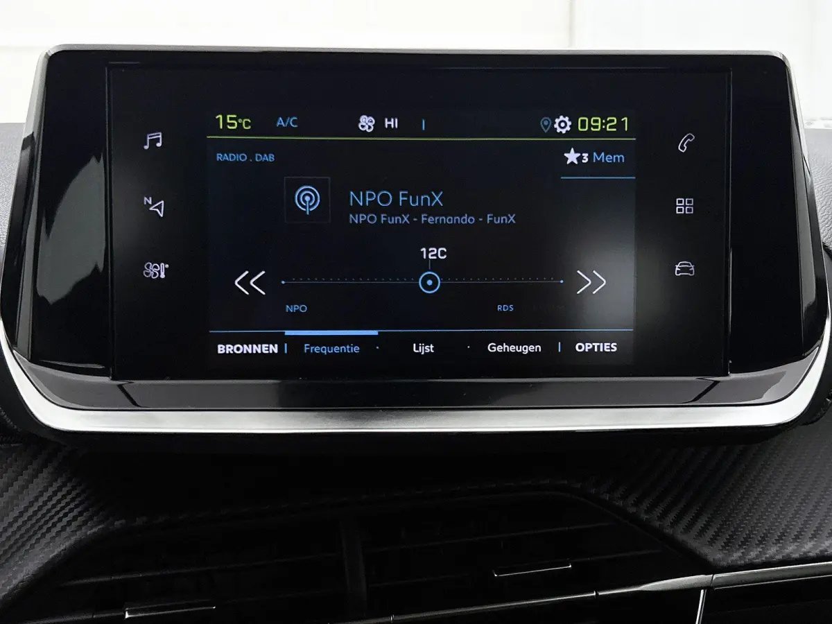 EV 136pk Active 50 kWh Automaat | Apple Carplay/Android Auto | Climate Control | DAB Radio | Cruise Control | LED | Isofix | Bluetooth | Parkeersensoren |