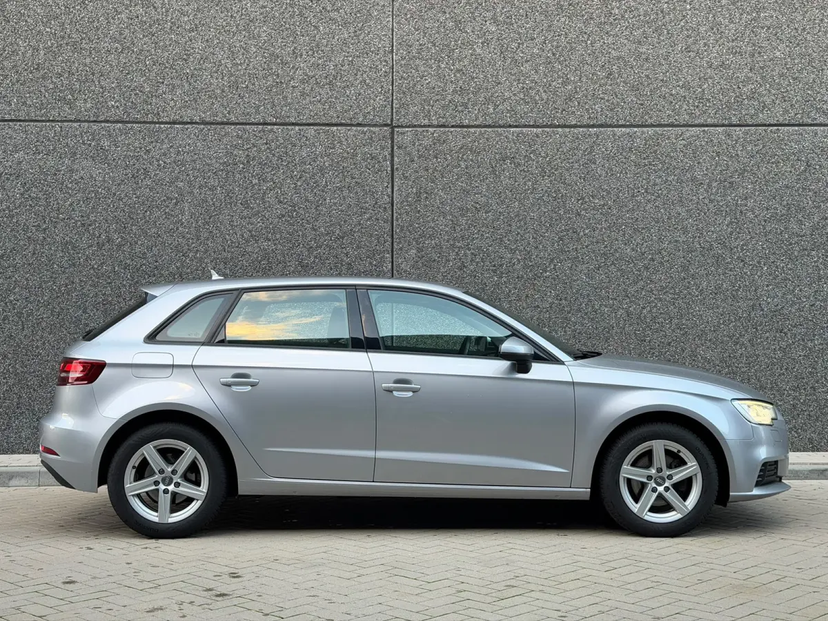 1.0 TFSI Pro Line (CAMERA, PARKEERSENSOREN, DODE HOEK DETECTIE, GOED ONDERHOUDEN, NAVIGATIE, CLIMATE, ETC.)