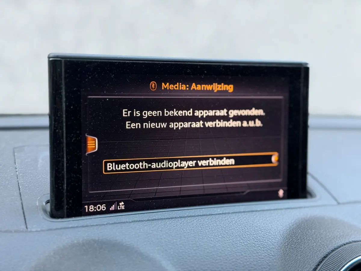 1.0 TFSI Pro Line (CAMERA, PARKEERSENSOREN, DODE HOEK DETECTIE, GOED ONDERHOUDEN, NAVIGATIE, CLIMATE, ETC.)