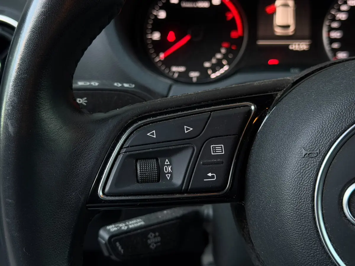 1.0 TFSI Pro Line (CAMERA, PARKEERSENSOREN, DODE HOEK DETECTIE, GOED ONDERHOUDEN, NAVIGATIE, CLIMATE, ETC.)