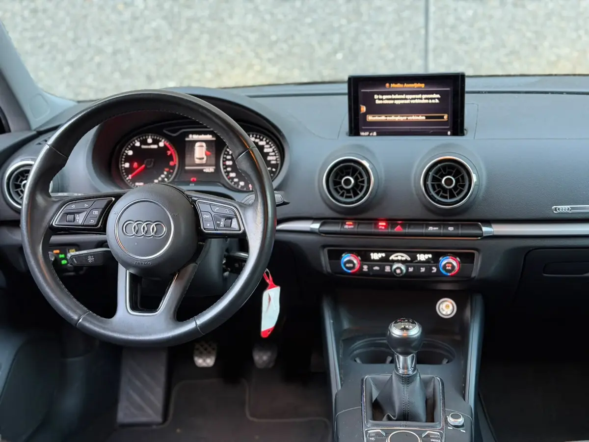 1.0 TFSI Pro Line (CAMERA, PARKEERSENSOREN, DODE HOEK DETECTIE, GOED ONDERHOUDEN, NAVIGATIE, CLIMATE, ETC.)