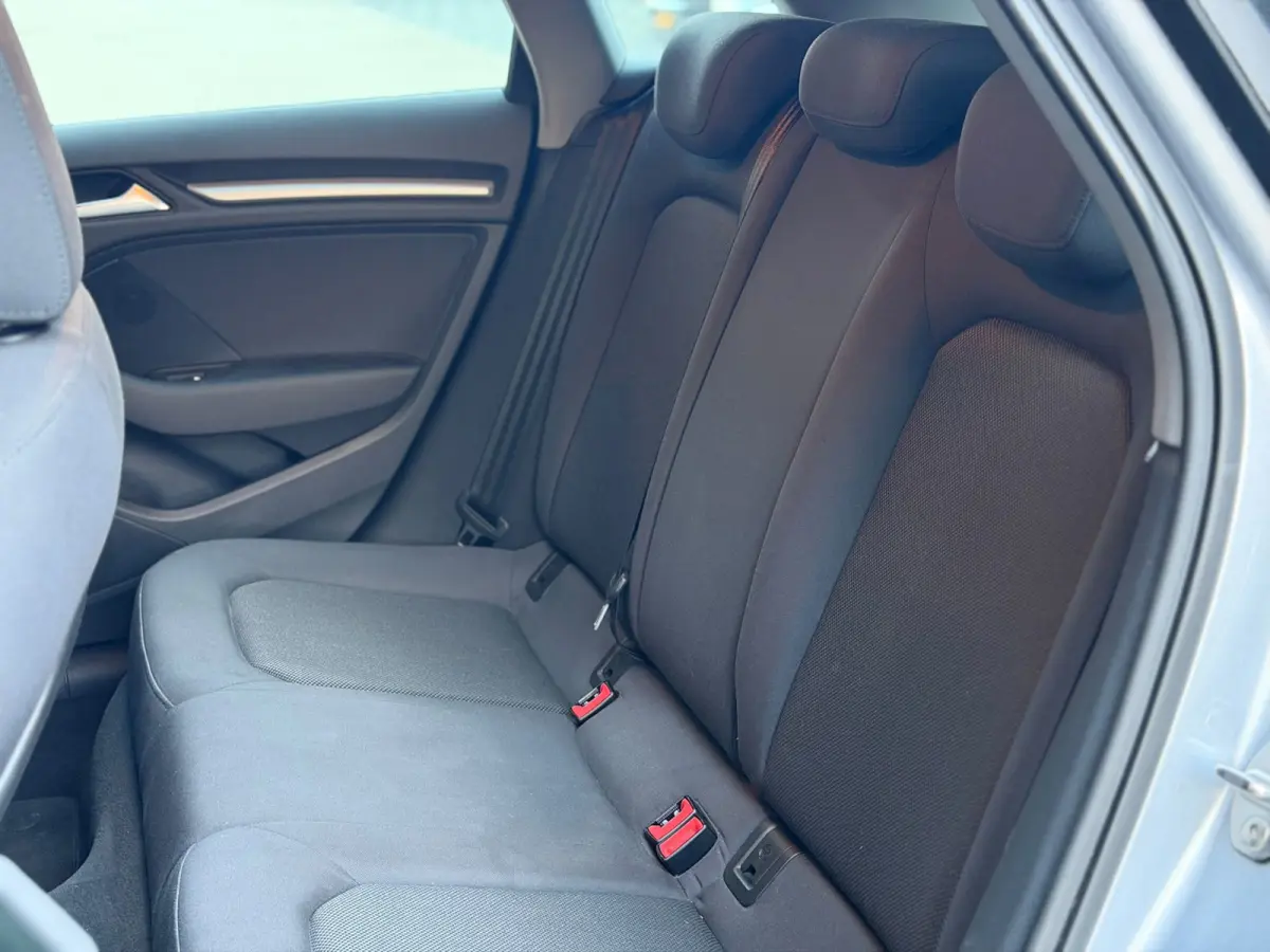 1.0 TFSI Pro Line (CAMERA, PARKEERSENSOREN, DODE HOEK DETECTIE, GOED ONDERHOUDEN, NAVIGATIE, CLIMATE, ETC.)