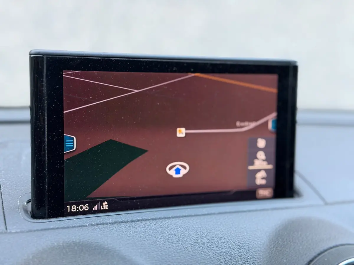 1.0 TFSI Pro Line (CAMERA, PARKEERSENSOREN, DODE HOEK DETECTIE, GOED ONDERHOUDEN, NAVIGATIE, CLIMATE, ETC.)