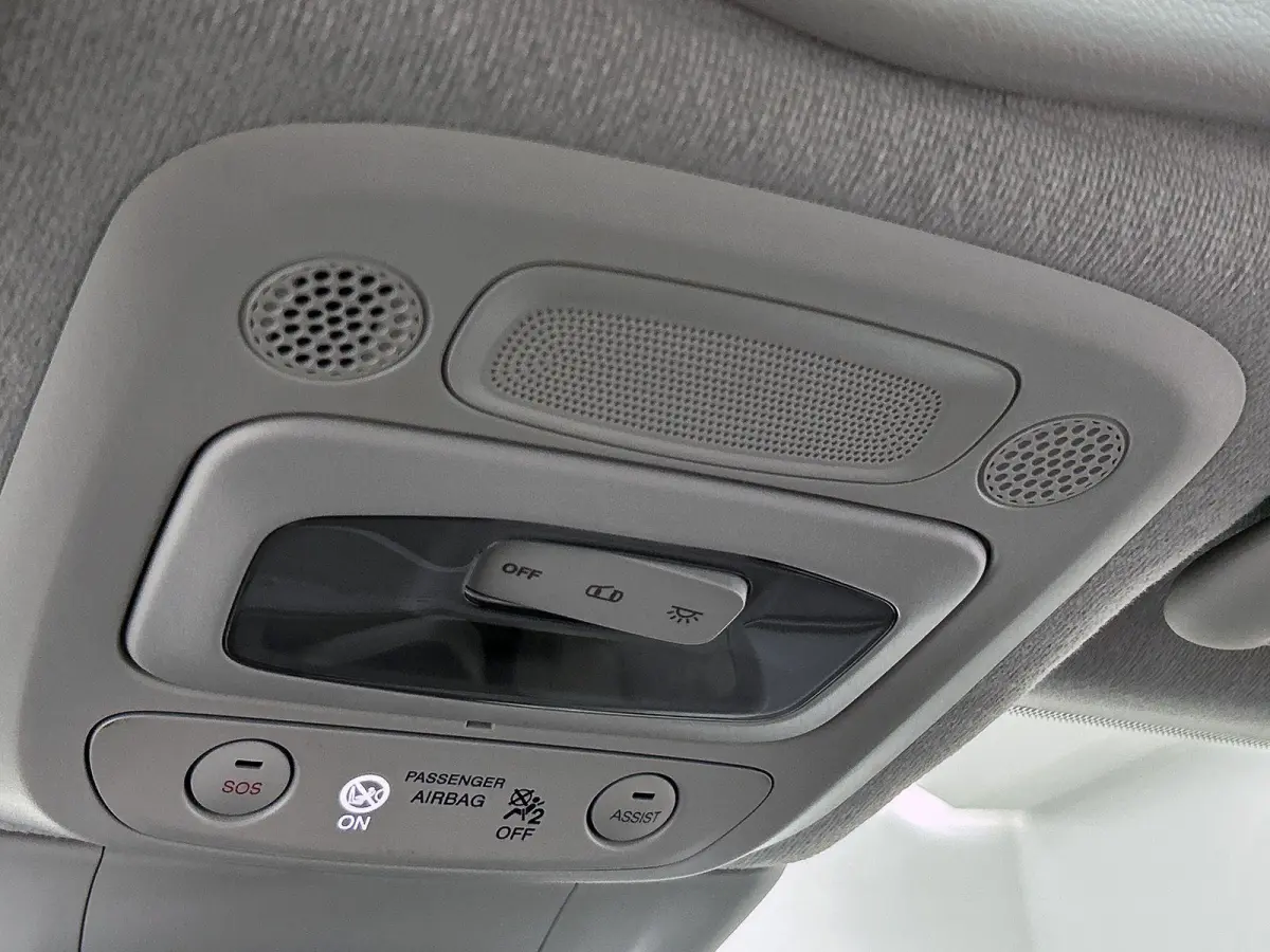 118pk La Prima 42 kWh Automaat | Glazendak | Navigatie | Climate Control | Adaptieve Cruise Control | Stoelverwarming | Achteruitrijcamera | Dodehoekdetectie | 17" Lichtmetalen Velgen | Appl