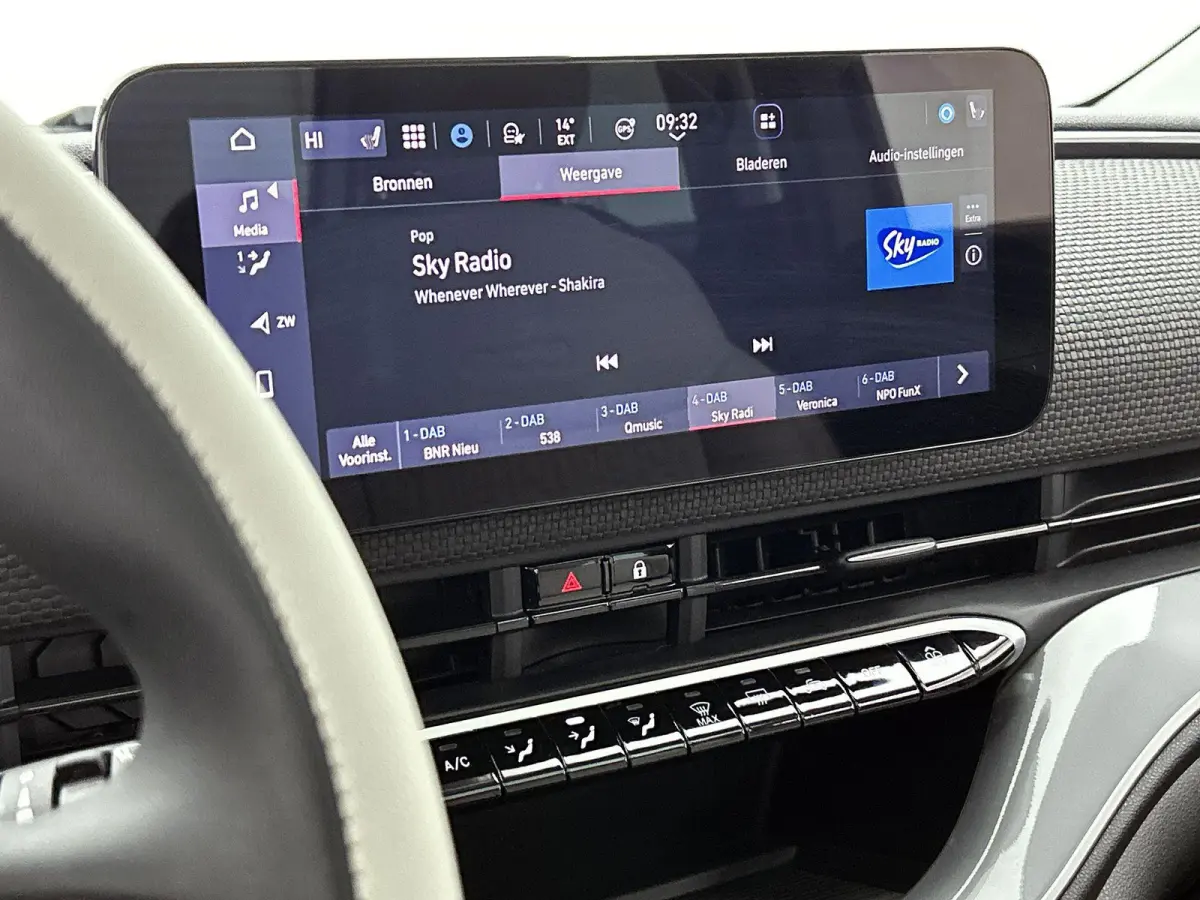 118pk La Prima 42 kWh Automaat | Glazendak | Navigatie | Climate Control | Adaptieve Cruise Control | Stoelverwarming | Achteruitrijcamera | Dodehoekdetectie | 17" Lichtmetalen Velgen | Appl