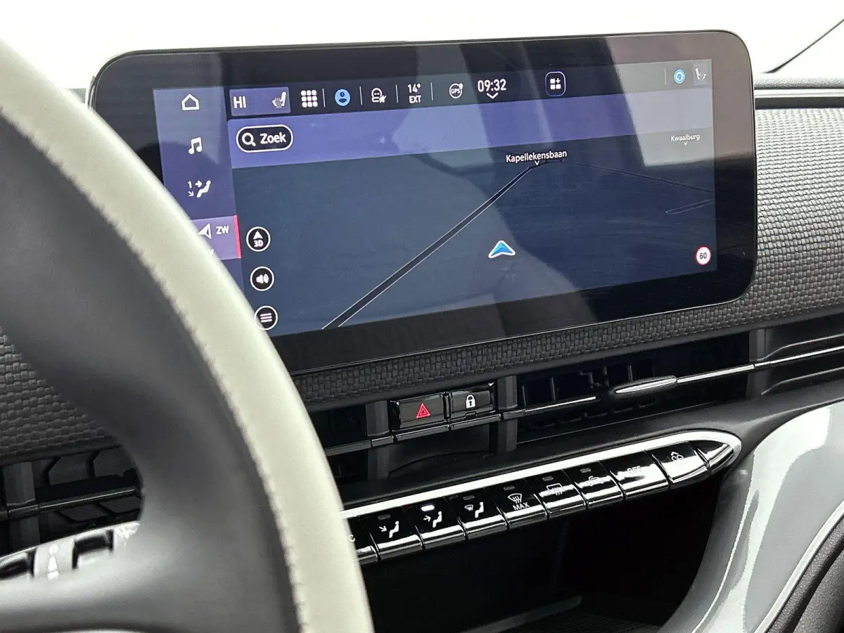 118pk La Prima 42 kWh Automaat | Glazendak | Navigatie | Climate Control | Adaptieve Cruise Control | Stoelverwarming | Achteruitrijcamera | Dodehoekdetectie | 17" Lichtmetalen Velgen | Appl
