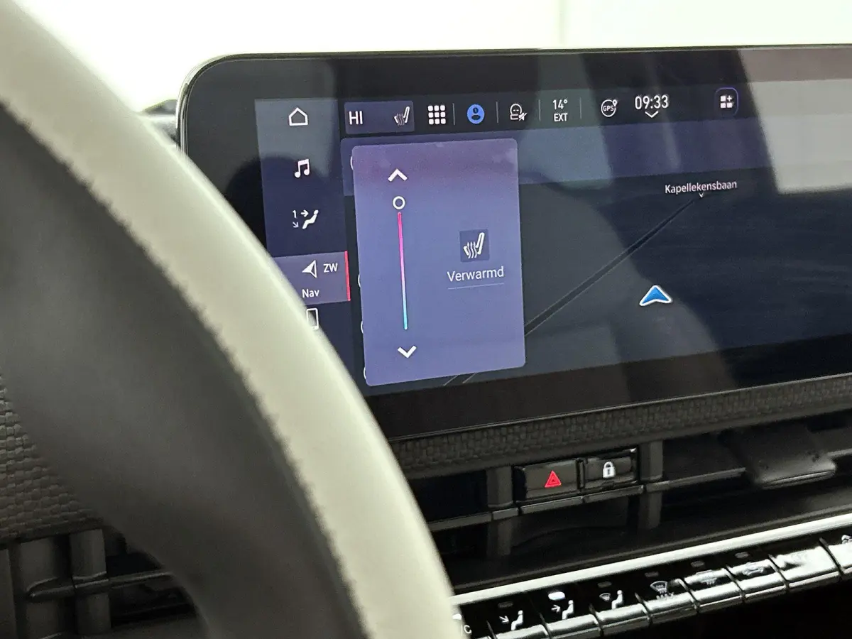 118pk La Prima 42 kWh Automaat | Glazendak | Navigatie | Climate Control | Adaptieve Cruise Control | Stoelverwarming | Achteruitrijcamera | Dodehoekdetectie | 17" Lichtmetalen Velgen | Appl