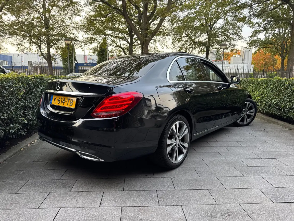 180 Lease Edition | WORDT VERWACHT | ELEKTRISCHE STOELEN | NAVIGATIE | BLUETOOTH | BLIND SPOT | STOELVERWARMING |