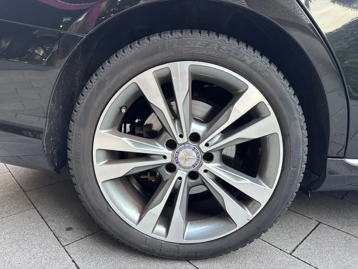 180 Lease Edition | WORDT VERWACHT | ELEKTRISCHE STOELEN | NAVIGATIE | BLUETOOTH | BLIND SPOT | STOELVERWARMING |