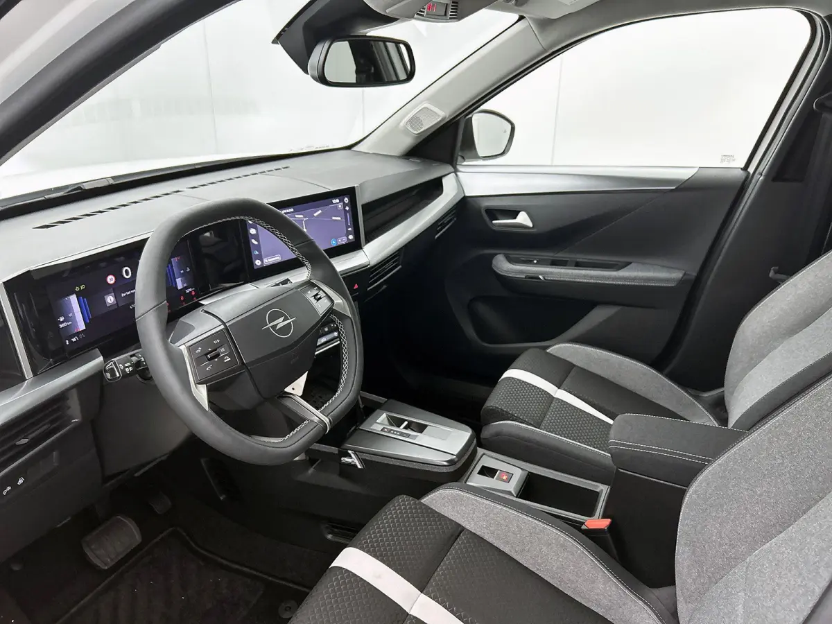 1.2 145pk Hybrid GS Automaat | Tot 8 Jaar Garantie | Stoel-/Stuurverwarming | Camera | Navigatie | Climate Control | Apple Carplay/Android Auto | Dodehoek detectie | Cruise Control | LMV 17'