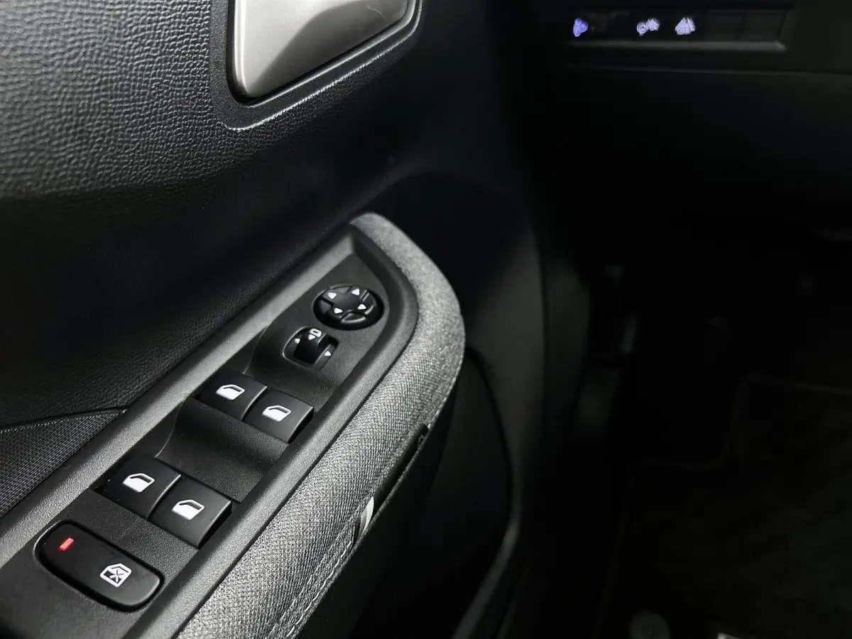 1.2 145pk Hybrid GS Automaat | Tot 8 Jaar Garantie | Stoel-/Stuurverwarming | Camera | Navigatie | Climate Control | Apple Carplay/Android Auto | Dodehoek detectie | Cruise Control | LMV 17'