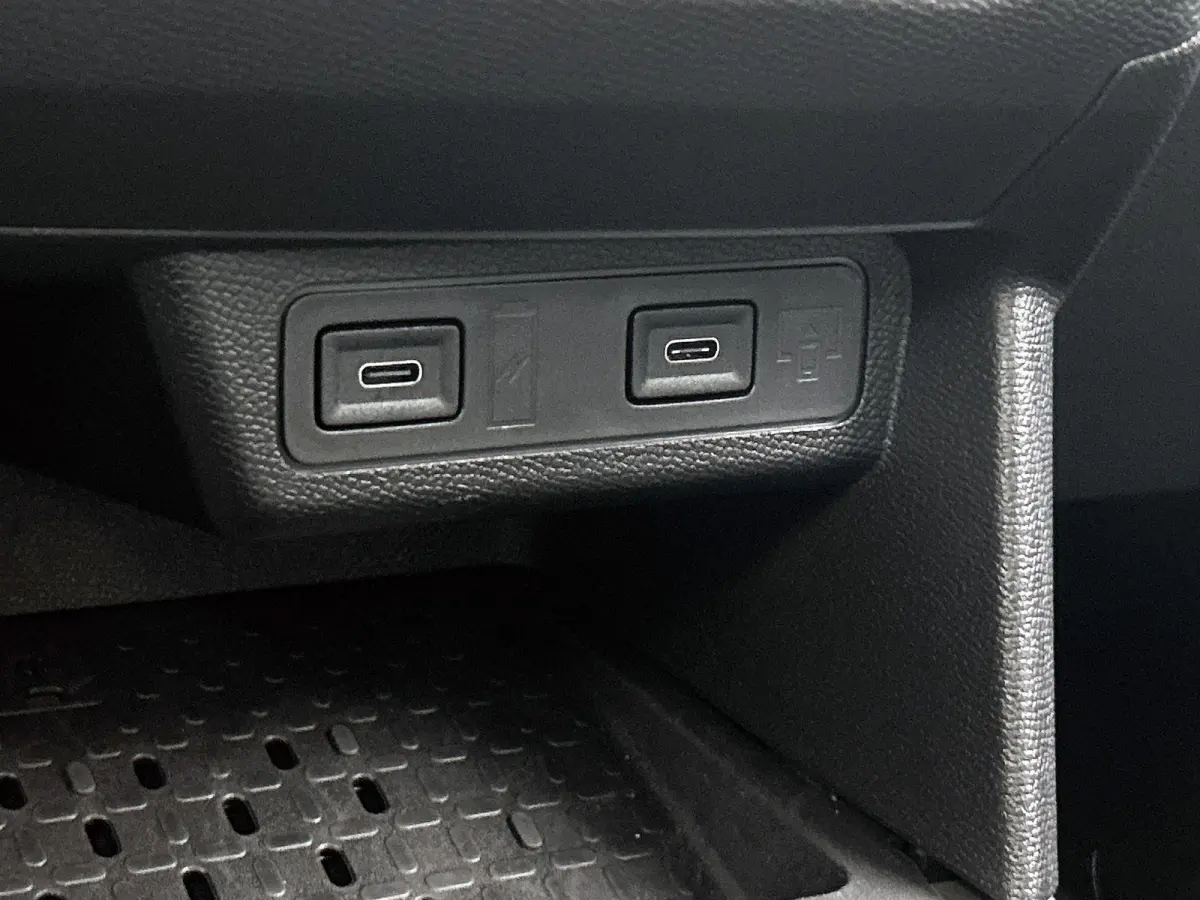 1.2 145pk Hybrid GS Automaat | Tot 8 Jaar Garantie | Stoel-/Stuurverwarming | Camera | Navigatie | Climate Control | Apple Carplay/Android Auto | Dodehoek detectie | Cruise Control | LMV 17'
