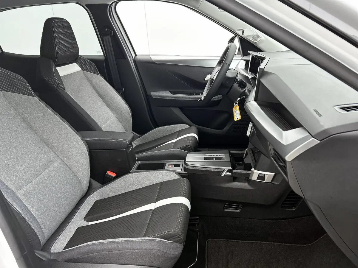 1.2 145pk Hybrid GS Automaat | Tot 8 Jaar Garantie | Stoel-/Stuurverwarming | Camera | Navigatie | Climate Control | Apple Carplay/Android Auto | Dodehoek detectie | Cruise Control | LMV 17'