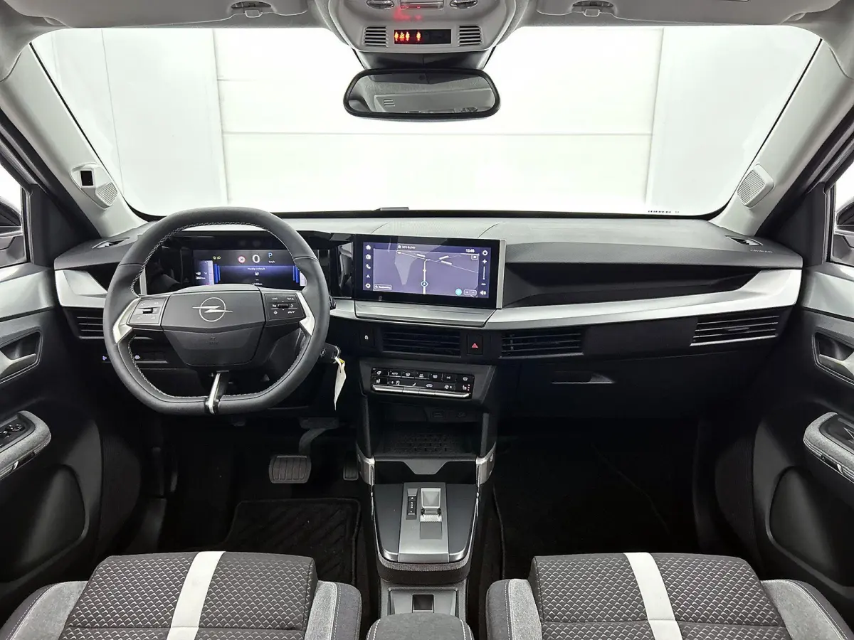 1.2 145pk Hybrid GS Automaat | Tot 8 Jaar Garantie | Stoel-/Stuurverwarming | Camera | Navigatie | Climate Control | Apple Carplay/Android Auto | Dodehoek detectie | Cruise Control | LMV 17'