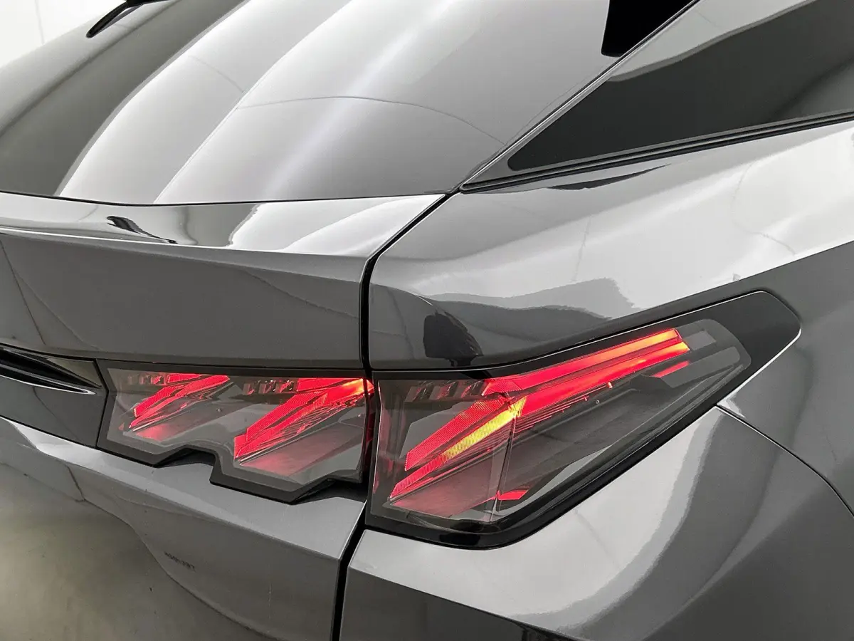 1.2 Hybrid 145pk GT Automaat | 3-Fase | Elektrische Achterklep | Adaptieve Cruise Control | Navigatie | 19"LMV | Matrix-LED | Dodehoekdetectie | Stoelverwarming |
