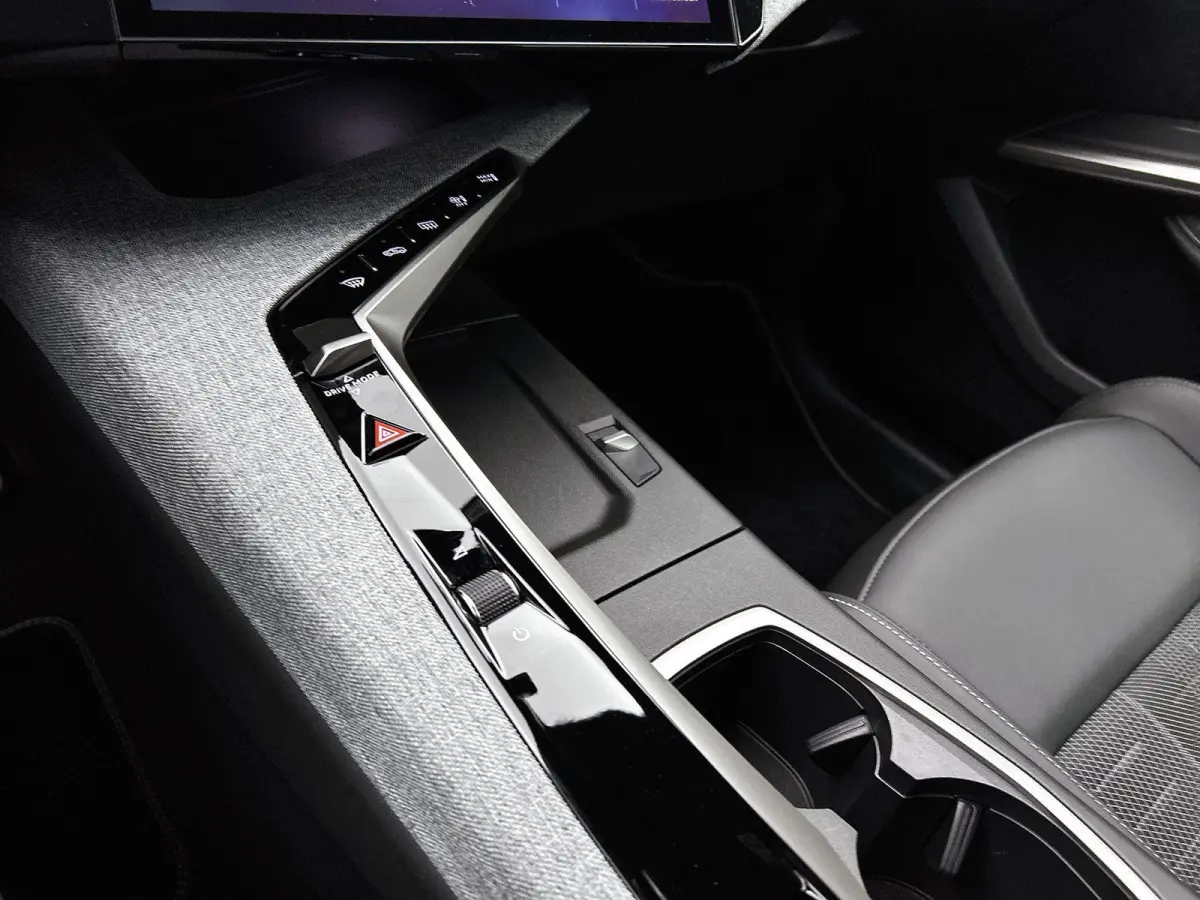 1.2 Hybrid 145pk GT Automaat | 3-Fase | Elektrische Achterklep | Adaptieve Cruise Control | Navigatie | 19"LMV | Matrix-LED | Dodehoekdetectie | Stoelverwarming |