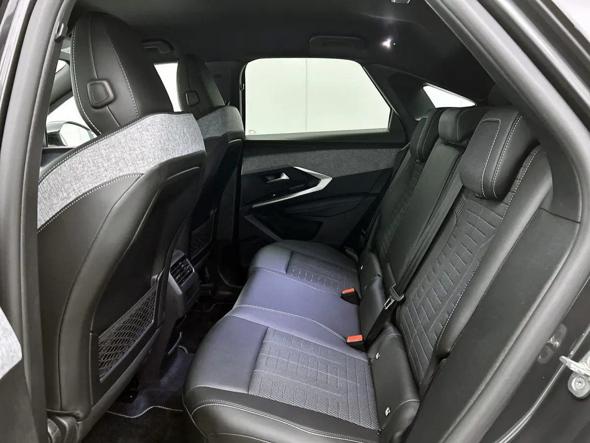 1.2 Hybrid 145pk GT Automaat | 3-Fase | Elektrische Achterklep | Adaptieve Cruise Control | Navigatie | 19"LMV | Matrix-LED | Dodehoekdetectie | Stoelverwarming |