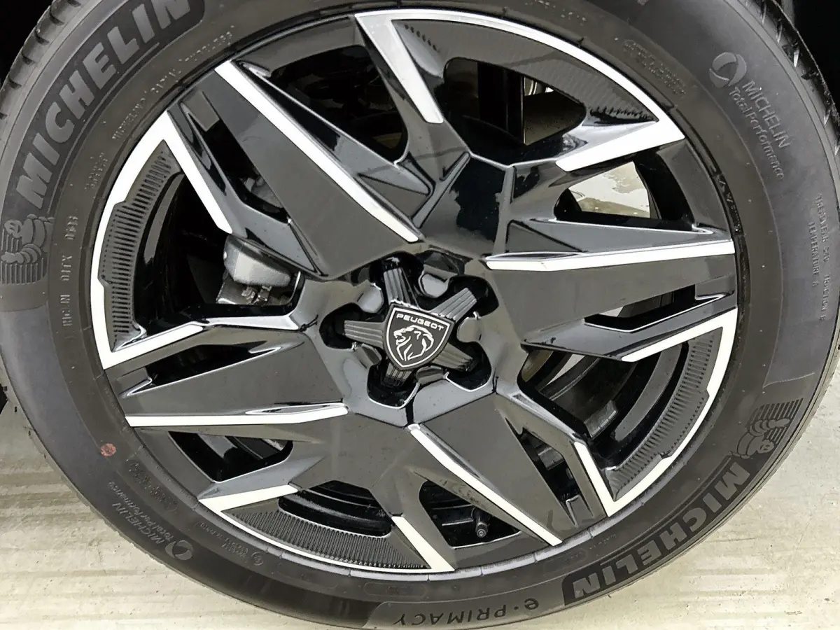 1.2 Hybrid 145pk GT Automaat | 3-Fase | Elektrische Achterklep | Adaptieve Cruise Control | Navigatie | 19"LMV | Matrix-LED | Dodehoekdetectie | Stoelverwarming |