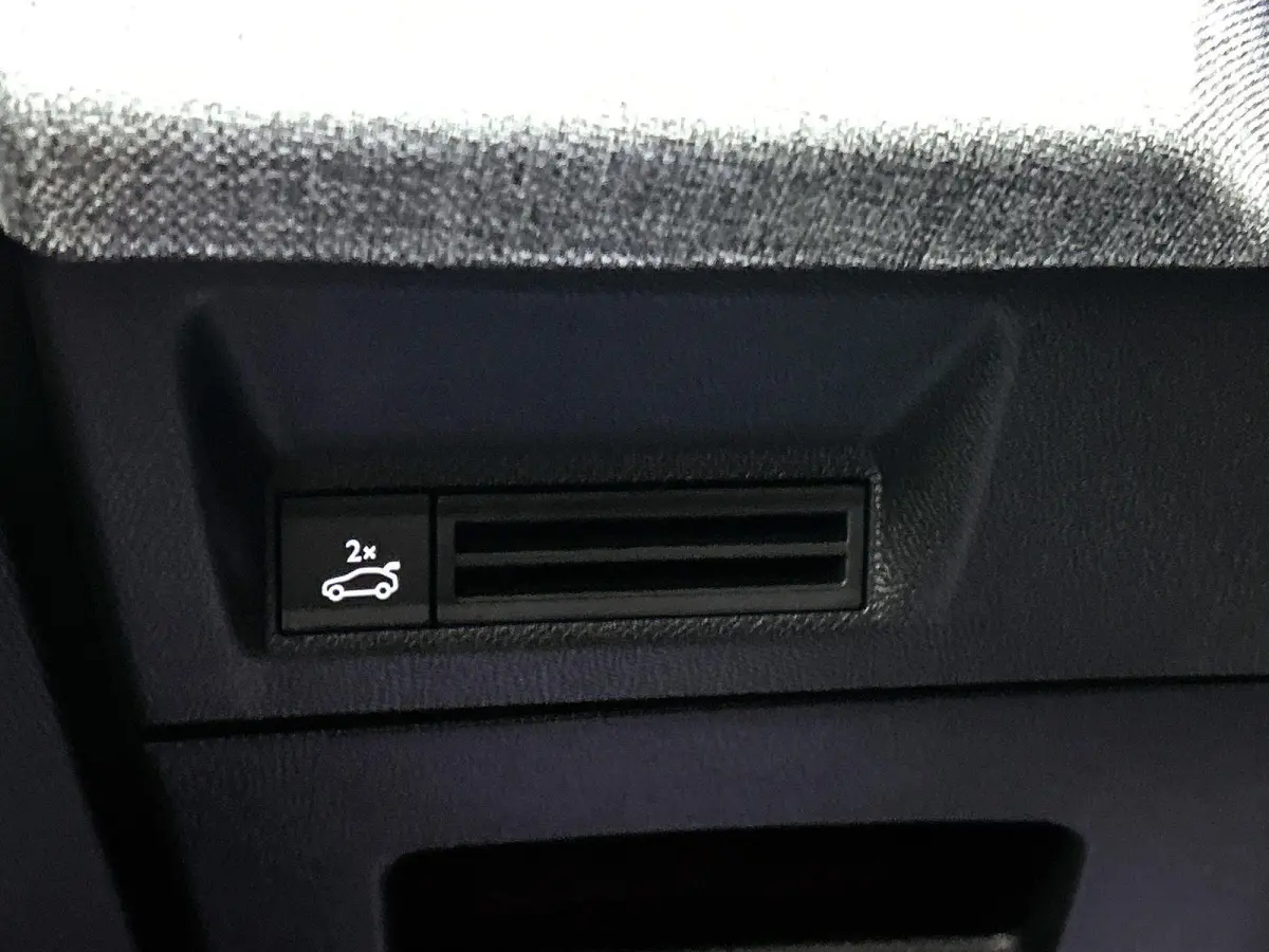 1.2 Hybrid 145pk GT Automaat | 3-Fase | Elektrische Achterklep | Adaptieve Cruise Control | Navigatie | 19"LMV | Matrix-LED | Dodehoekdetectie | Stoelverwarming |